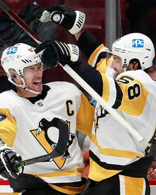 heddy:Pittsburgh Penguins v Vancouver Canucks | December 4, 2021 | : Jeff Vinnick