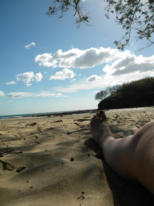 muchacha-y-luna:  Playa Ventanas, Guanacaste