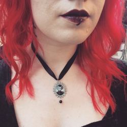 sinnavonsuicide:  Love my Edward Scissorhands necklace. 💀 So beautiful, I should get one with Dracula too. ❤️👌🏻 Anyone know where to get one? #redhairdontcare #edwardscissorhands #johnnydepp #isdaman #gothic #dracula #horror