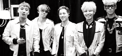 jiyong, control yourself.