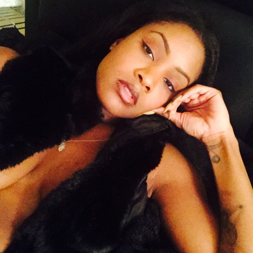 femburton:  the new new supreme   can i have my edges back, please? 