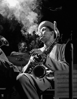 classicandstyle:Dexter Gordon photographed