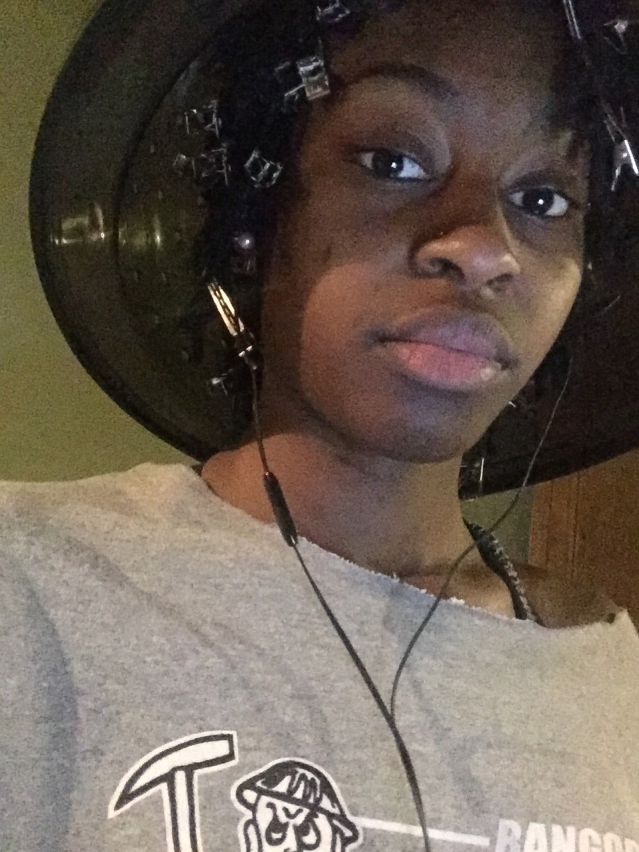 iamstellificent:  When you wanna partake in blackout festivities but you gotta retwist