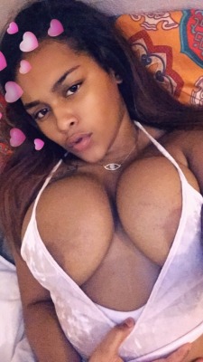 mzleshenel:  Pretty slut 😍 • Snap FREAKASSLE