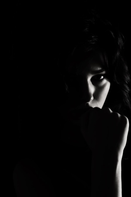 artizan3:                      Anthea Studio Low Key 3                                                        by                      Ulfhednin 