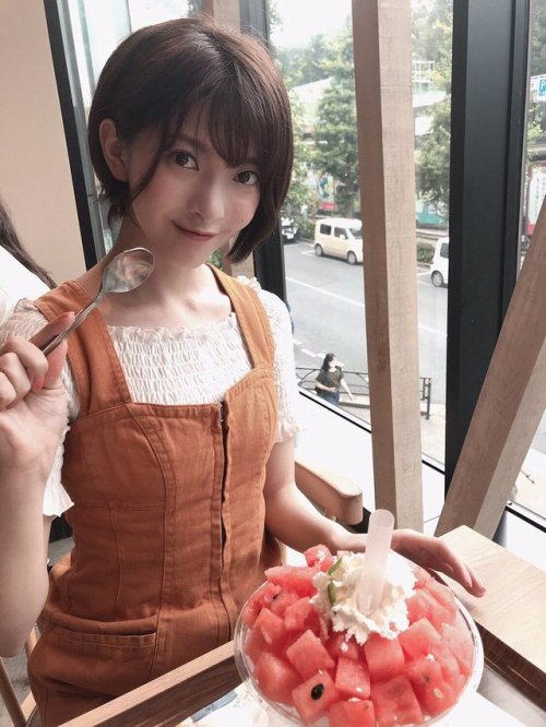 菅原りこさんのツイート: 皆さん お疲れ様です きのうは美味しいものを沢山食べられて幸せでした もぐもぐ動画はInstagramに載せたので見て笑ってくださったら嬉しいです t.co/