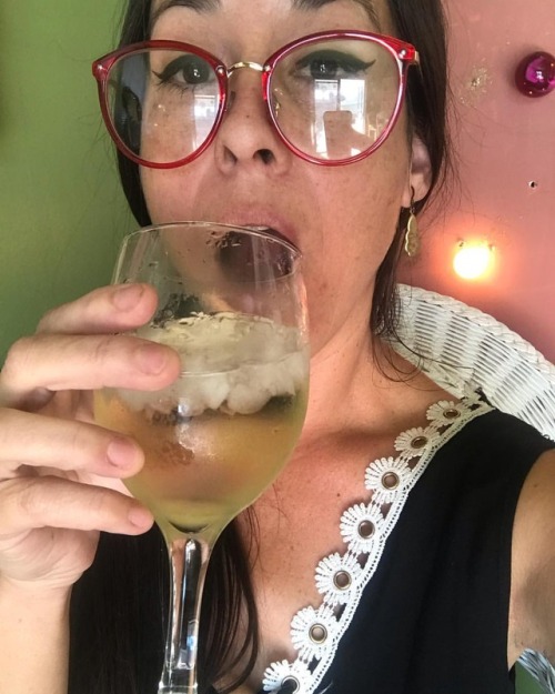 pre gaming #MILFhood https://www.instagram.com/p/BrbFuCuhOLn/?utm_source=ig_tumblr_share&amp;igshid