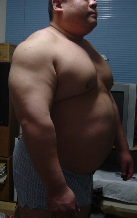 jingorouzumaki: 2005年の半ばから後半頃。体重もピークで148.5キロでした。ちなみに身長は175センチです。でもこの後体壊した－。
