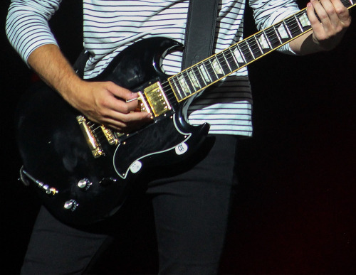 niallschestrug:  niall // montreal 5 september 2015 