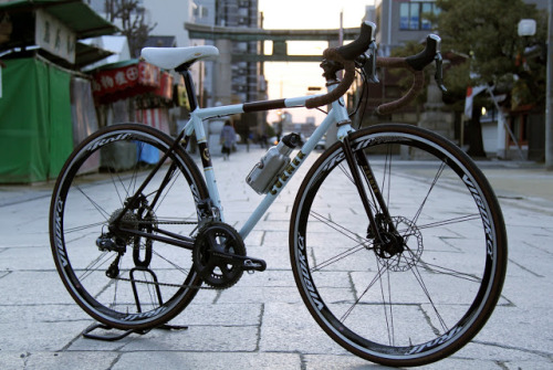 kinkicycle: Corner Bikes Disc Road by Bicycle Studio Movement. Osaka, Japan.