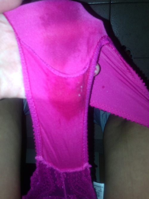 marketingslut:  I fucked myself with my hairbrush in the work toilets then cleaned my cum up with my new pink panties ready to lick tonight when I get home x 