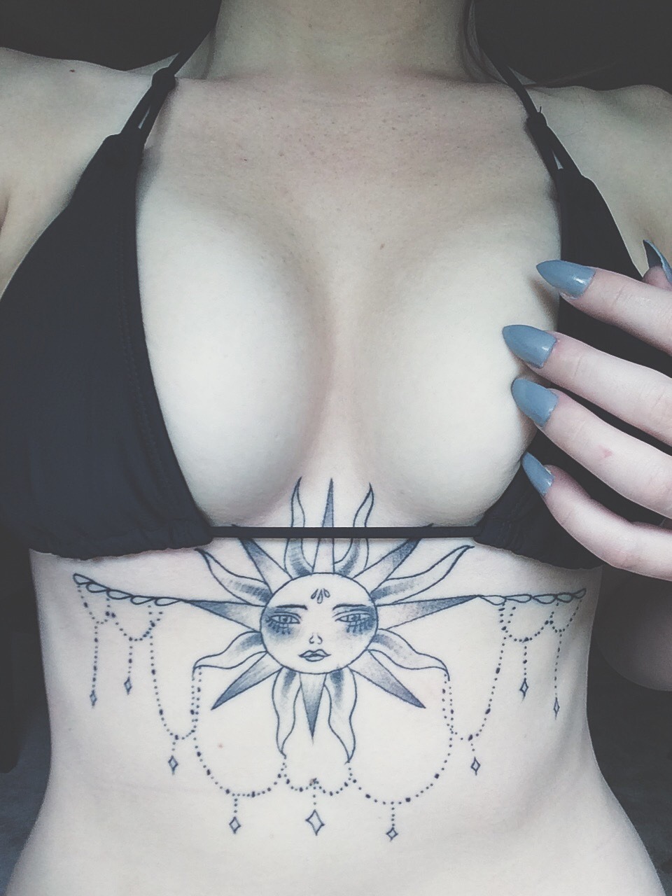 cinnamonxwolf:  little sun goddess ☼ who looks like the moon ☽