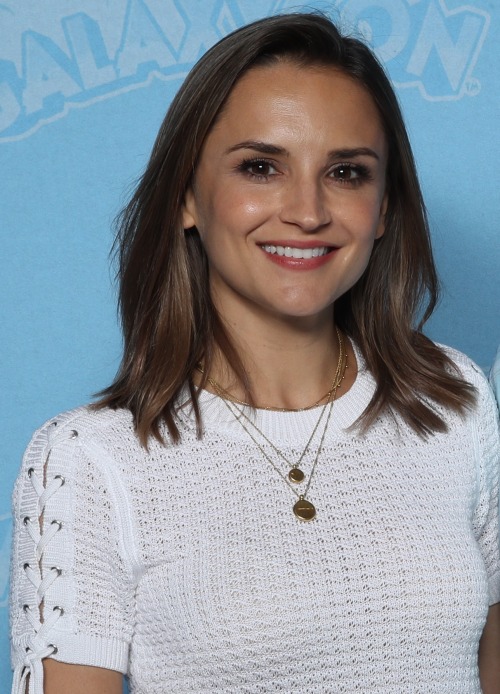 A photo uploaded to Rachael’s Wikipedia page; it was from GalaxyCon in Raleigh, North Carolina