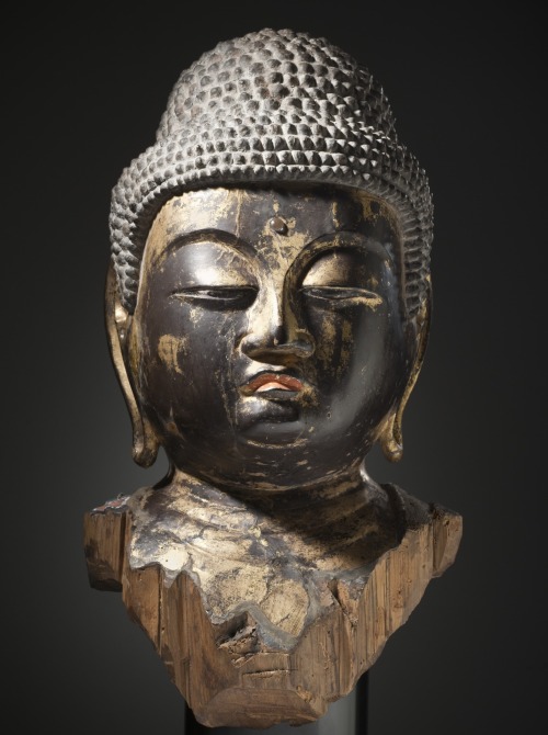 ancientart:Head of a Buddha, Japan, Heian period, made of wood, lacquer, gilt, and crystal.This larg