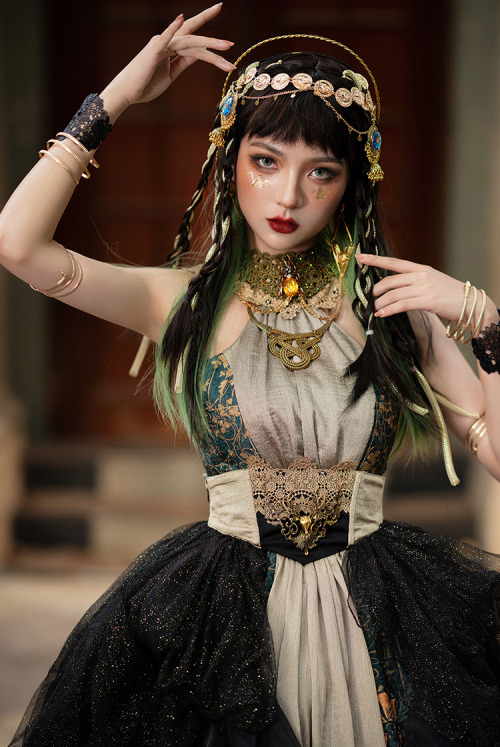  Ancient #Egypt #Goddess Inspired Dress+Blouse Set: https://www.fanplusfriend.com/mitologia-egypt-go