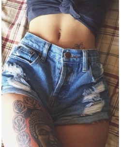 inkedladys:  • fashion • no We Heart It - http://weheartit.com/entry/131883257