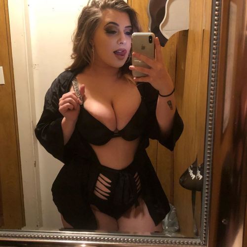 stripper-locker-room:  https://www.instagram.com/therealroxanne_va/