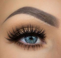 makeupbag:  http://makeupbag.tumblr.com