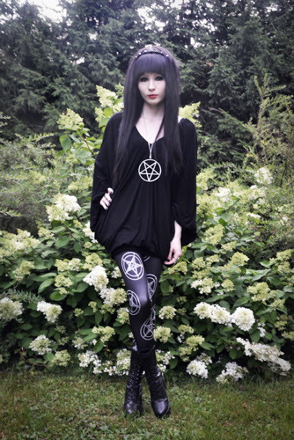 tenebrum: Demure dreamdance no We Heart It. weheartit.com/entry/70235966/via/RodrigoTenebrum