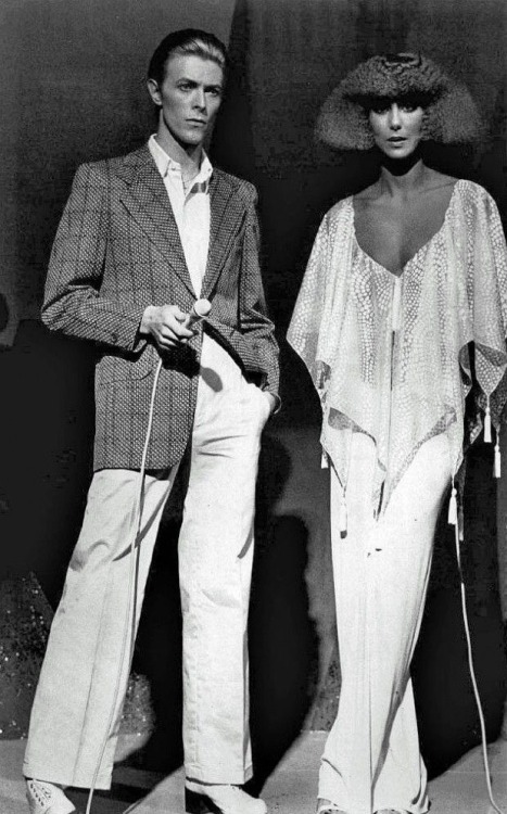 wingedbelievereagle: Source: pinerestDavid Bowie and Cher 1975 ❤️❤️❤️