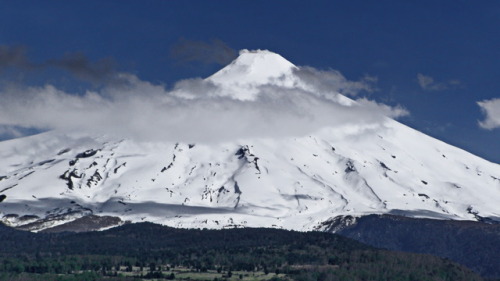 The big thing. Das große Ding.View of Volcano Villarica, Chile 2006.