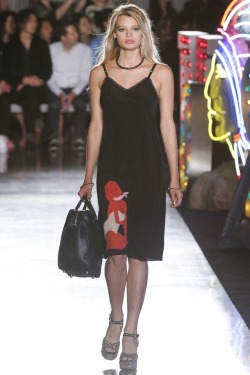 sulfade:my fave looks from moschino resort