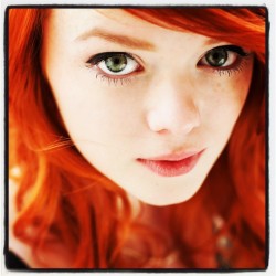 solopablo:  #Belleza #RedHair #GreenEyes #Beauty #Peliroja