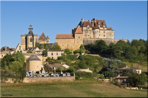 castlesandmedievals:Châteaux Biron