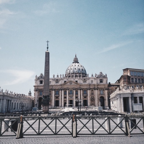 surfandwrite: Vatican City: St. Peter’s Square, Michaelangelo’s The Last Judgment in the