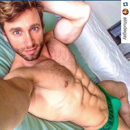 malefeed:   acrodave: Follow this amazing page: 👉🏼 @atitudegay 👉🏼 @atitudegay 👉🏼 @atitudegay  with @repostapp. ・・・ Na cama com @acrodave! #😻 Deliciiiiia! #😋#🔥 • #Atitudegay #sexymen #fit #abs #man #men #abdomen #sarado