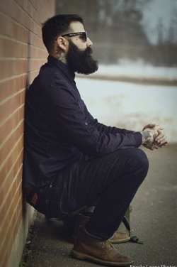 bearddporn:  Beard and Tattoo Blog Instagram: thedevilinmybloodstream