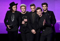 direct-news:  HQ’s - 2014 American Music Awards - Show 