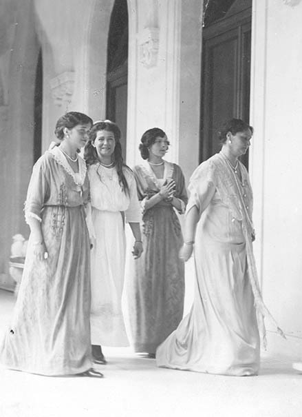 Empress Alexandra walking with three of four daughters - Grand Duchesses, Olga, Marie and Tatiana Ni