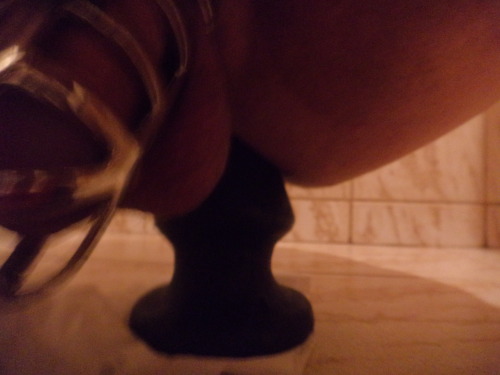 slaveherefor2006:  Stretch your hole. boy. 