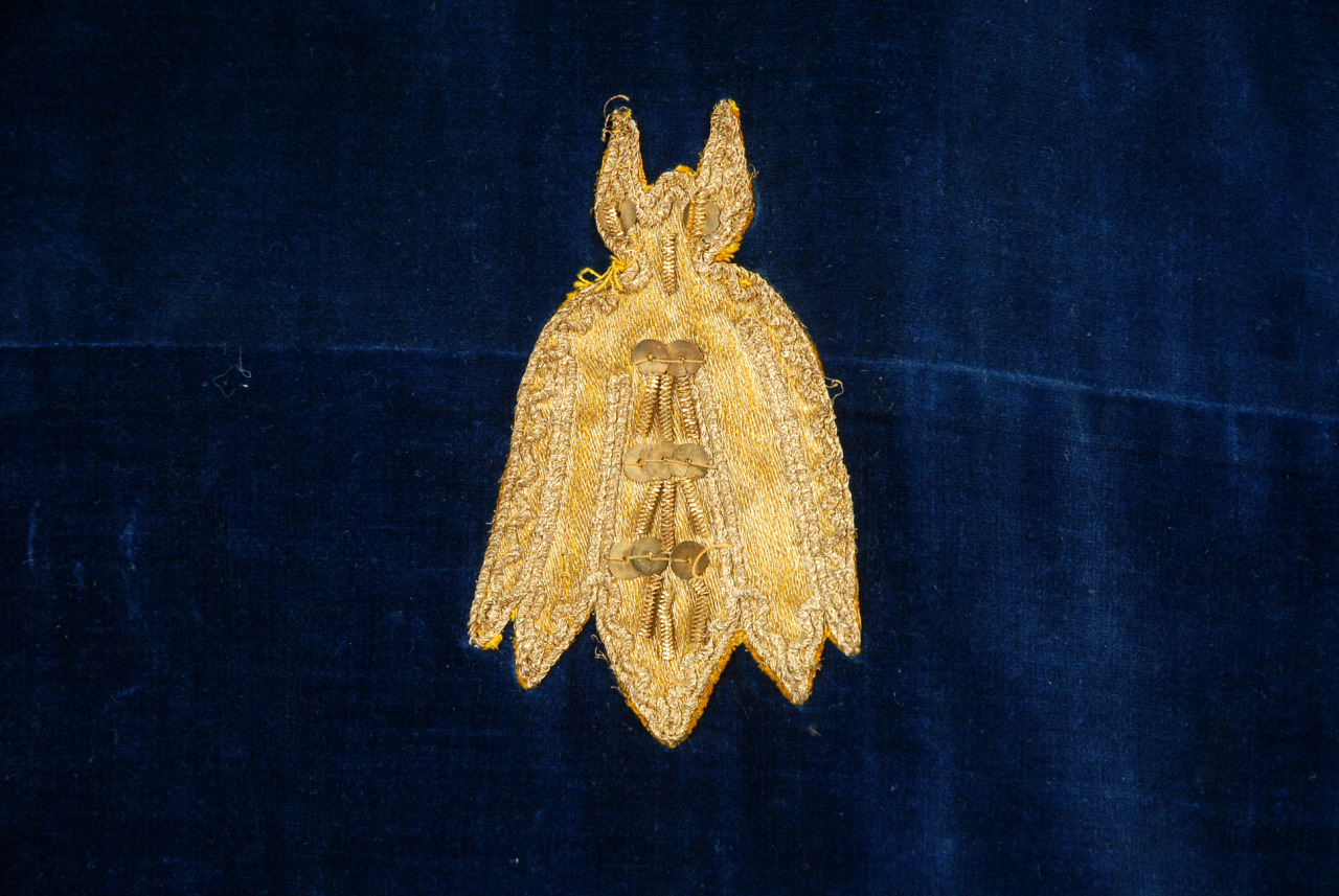 18thcenturyfop:  GENTS FRENCH METALLIC EMBROIDERED COURT COAT, WAISTCOAT and CAPE,