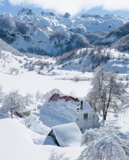 Just a little frosty today ☃️ Photo:@bokehm0n (at Lëpushë) https://www.instagram.com/p/CLBe5FYJuEz/?