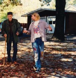 historicaltimes:  Kurt Cobain visiting William S. Burroughs at his house in Lawrence, Kansas; 1993