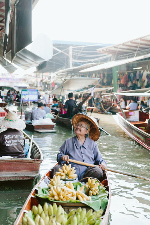 Visited the famous Damnoen Saduak Floating Marketing in Thailand!SEE MORE PHOTOS LIKE THIS