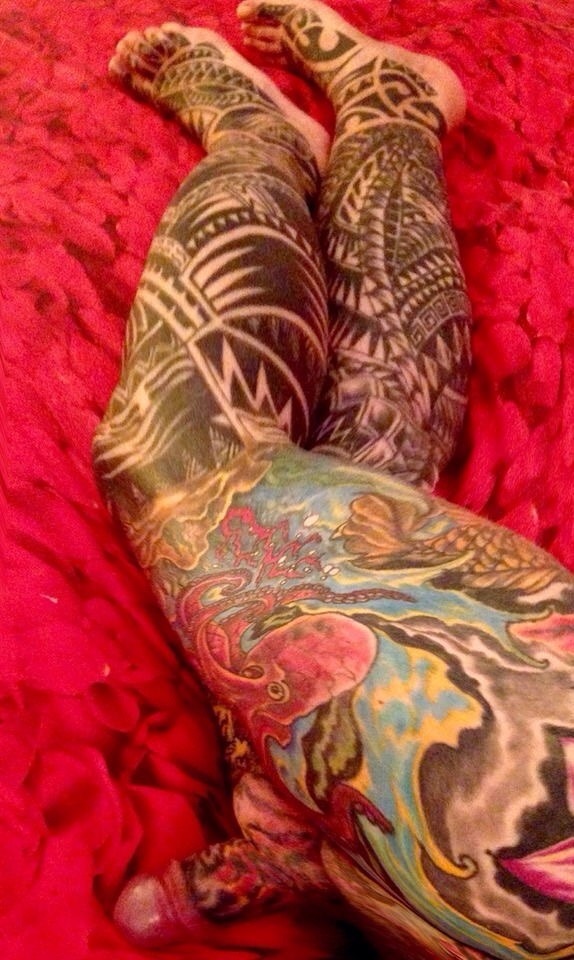 thinkedjink:  Body suit tattoo  Look at me on http://thinkedjink.tumblr.com  Cuddle