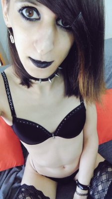 femmiecristine:Hi there ^_^ Chaturbate was fun today ^_^