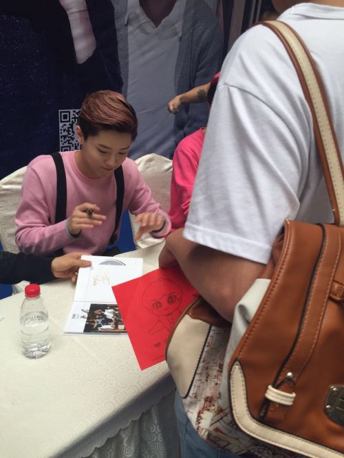 uniqphofficial:    150822 Seriously handsome UNIQ @ R&F Plaza, Chengdu Fan Signing Event Photo Credits: 沃音乐官博   