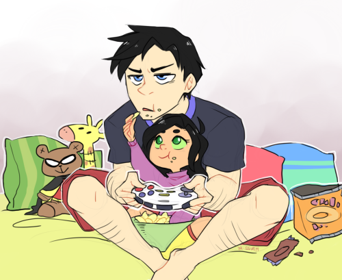 missmollypants:princess-sweetpea0x:  littlekittenbitch:  ya-ssui:  game night  aaahhhh  Literally I have done this before xD  Me too!