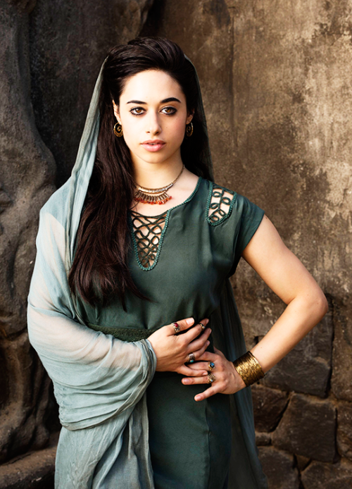 fuckyeahcostumedramas: Jeanine Mason in ‘Of Kings and Prophets’ (2016). x