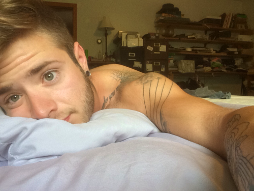 roy-ality:  Goodmorning internet.  It’s July.  Woah…what the hell?! Those are the cutest fucking eyes…😧 I’m so lame lmao.
