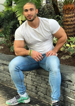 serbian-muscle-men:  Bodybuilder Valeri, BulgariaMore of his pics here–&gt; https://serbian-muscle-men.tumblr.com/search/valeri