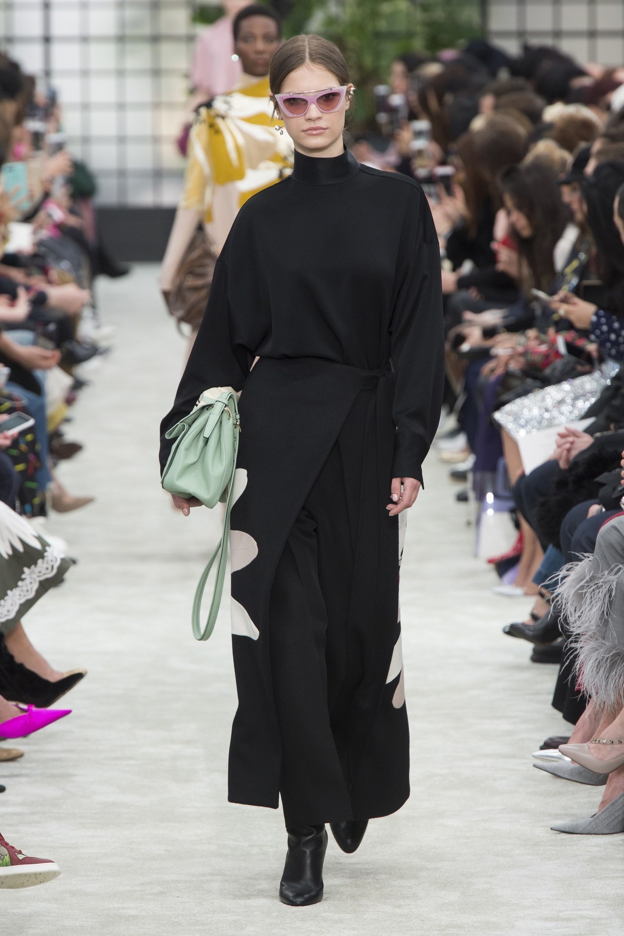 fashionalistick: VALENTINO Fall/Winter 2018 collection PARIS FASHION WEEK 