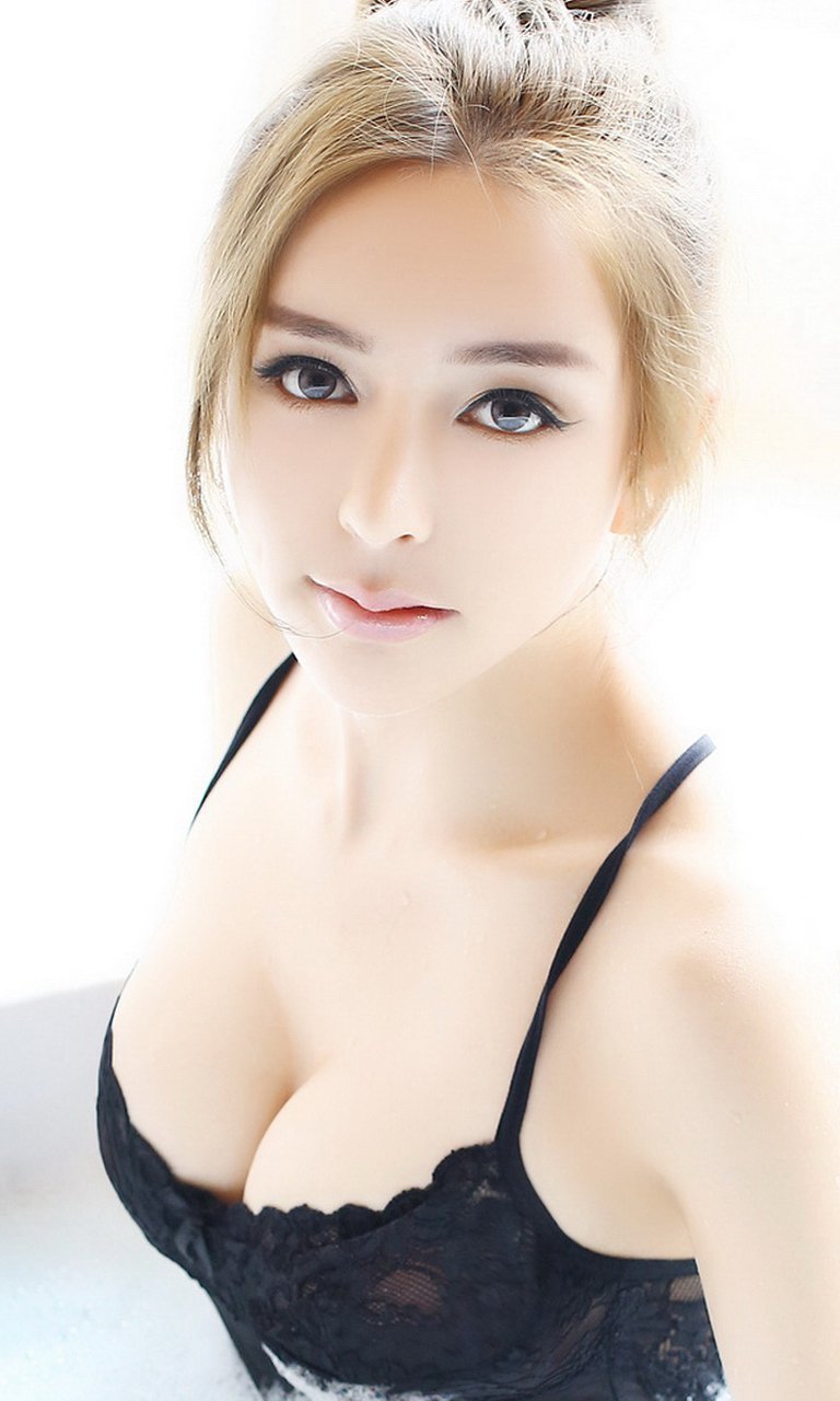 hot-girls-asia:  hot-girls-asia:    Chio bu        More at http://chioeve.com   
