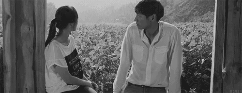 dongsonglodang:  “Em nói với anh chưa? Em thích những cơn mưa… Khôn