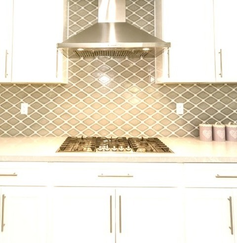 Kitchen Great Room Los AngelesWith A Single-bowl Sink, Shaker Cabinets, White Cabinets, Quartzite Countertops,