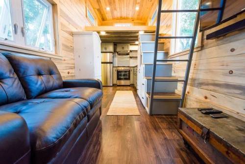 tiny-house-town:  A new custom home from Mitchcraft Tiny Homes (more photos here!)